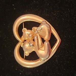 Vintage J.J.brooch